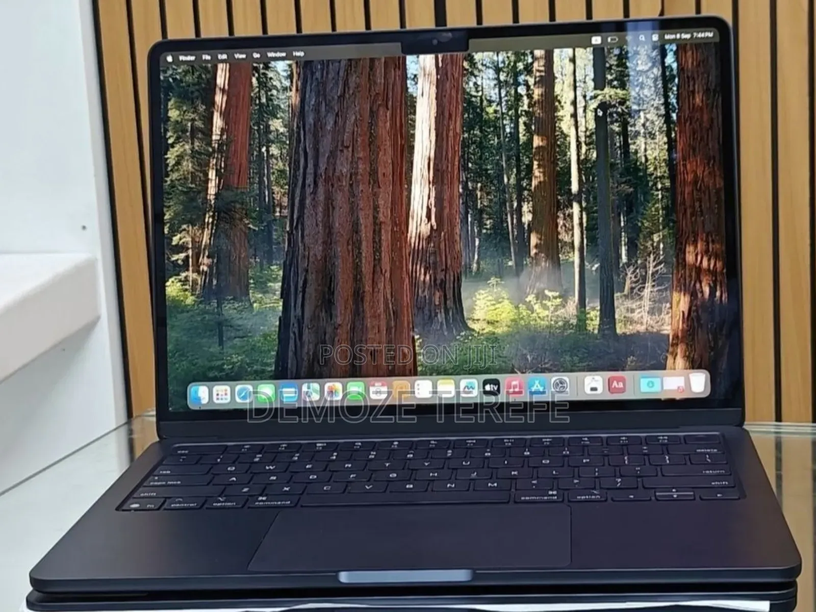 New Apple MacBook Air 2025 M4 13-inch 16GB Apple M4 Pro SSD 256GB