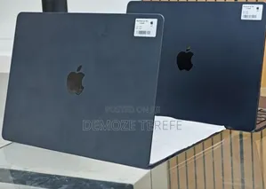 New Apple MacBook Air 2025 M4 13-inch 16GB Apple M4 Pro SSD 256GB