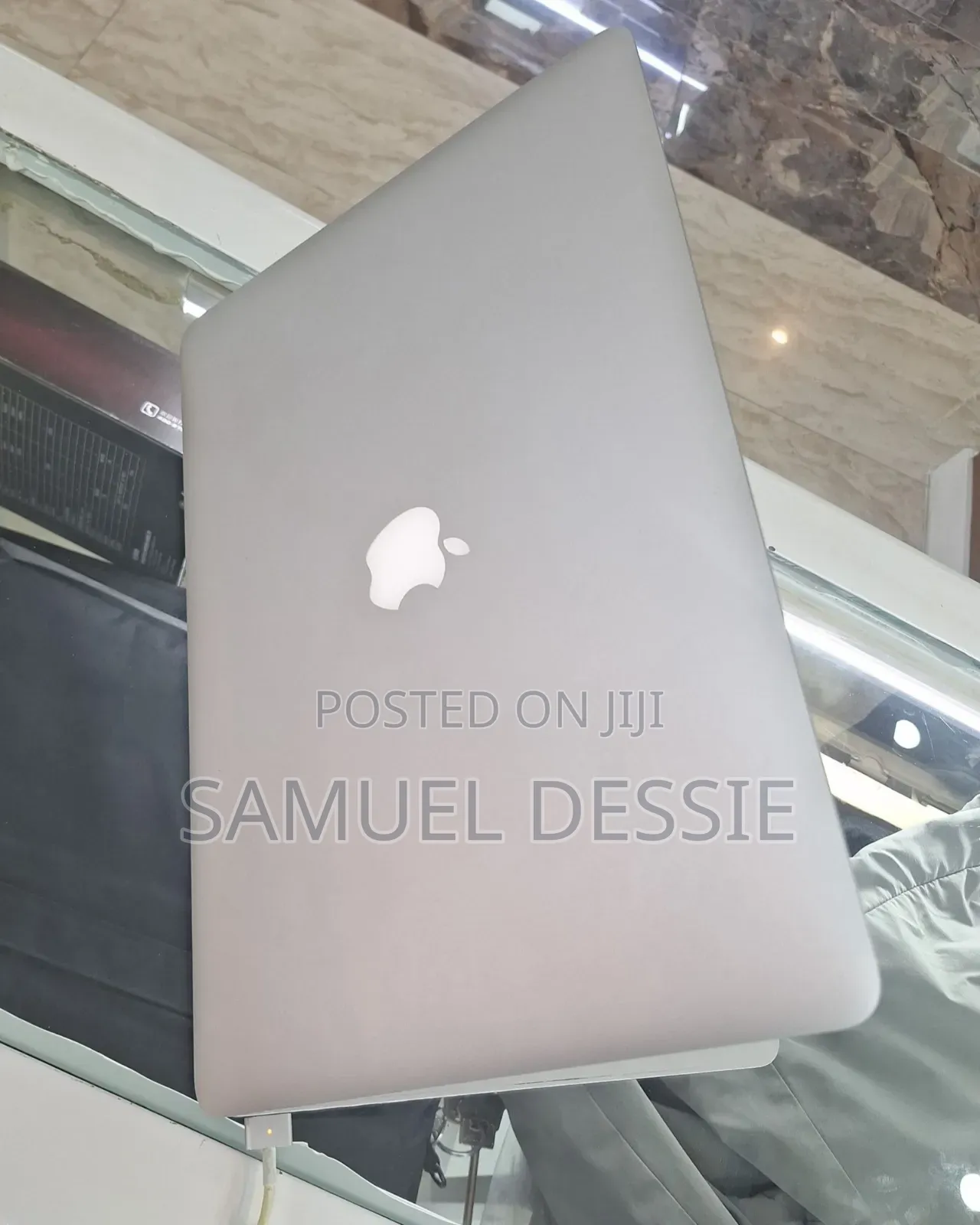 New Laptop Apple MacBook Pro 2015 16GB Intel Core i7 SSD 256GB
