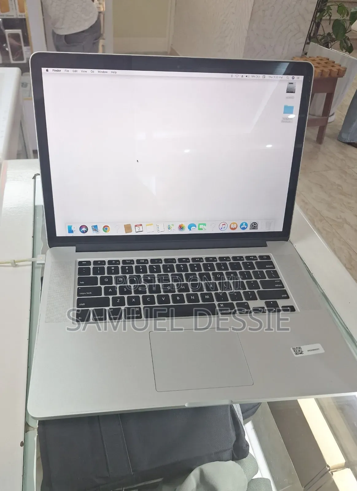 New Laptop Apple MacBook Pro 2015 16GB Intel Core i7 SSD 256GB