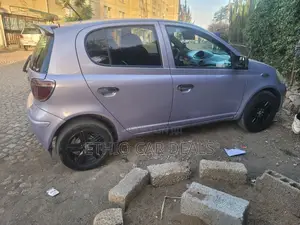 Toyota Vitz 2004 Pearl