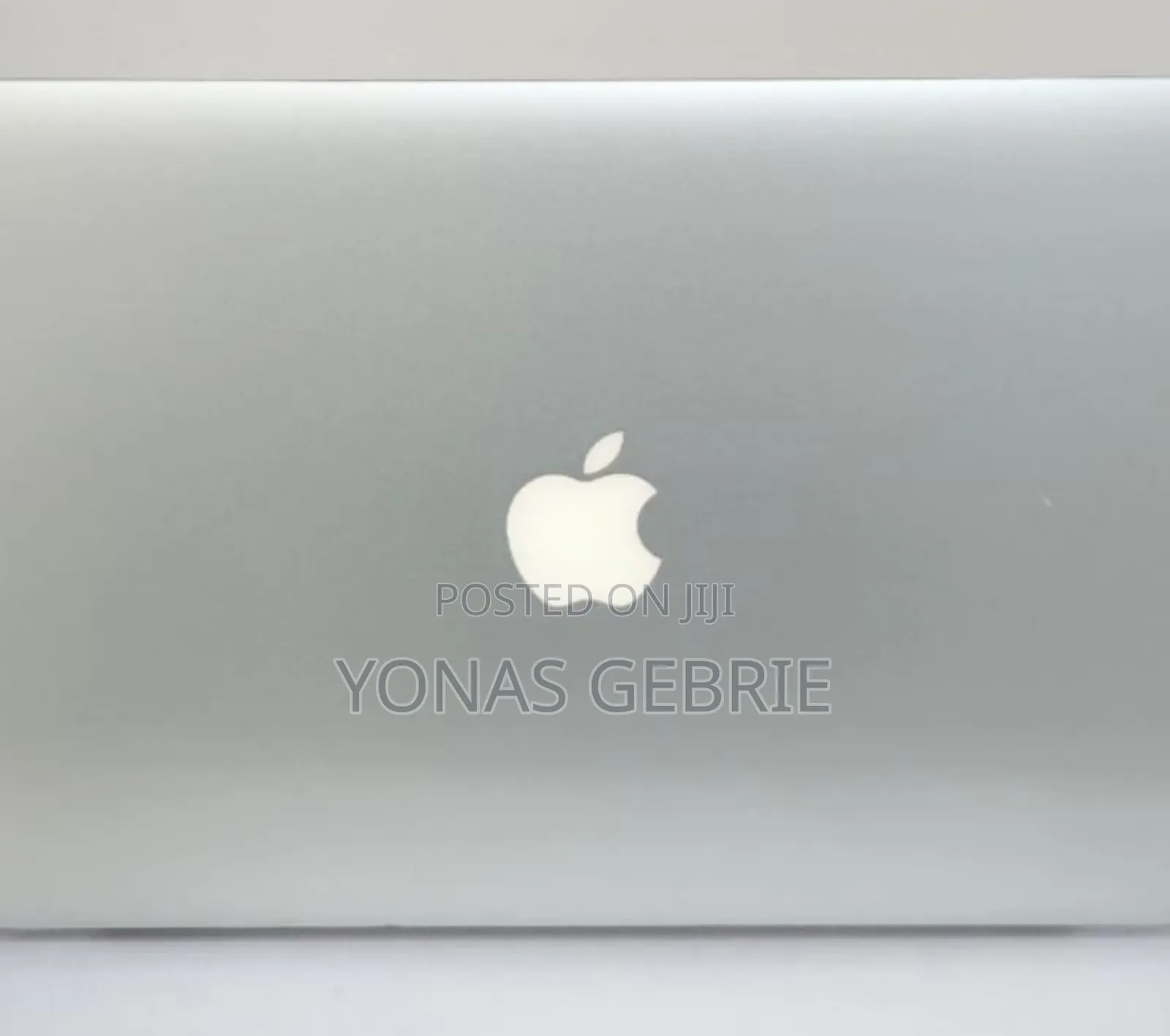 New Laptop Apple MacBook 8GB Intel Core i5 SSD 256GB