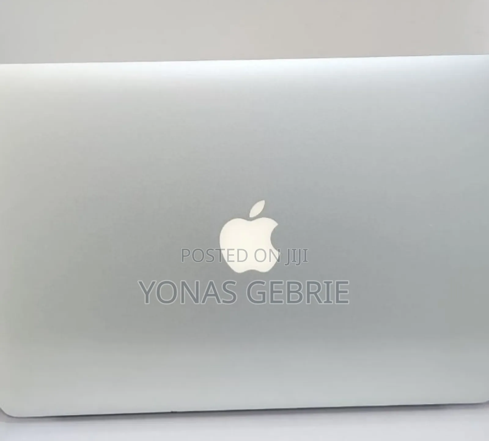 New Laptop Apple MacBook 8GB Intel Core i5 SSD 256GB