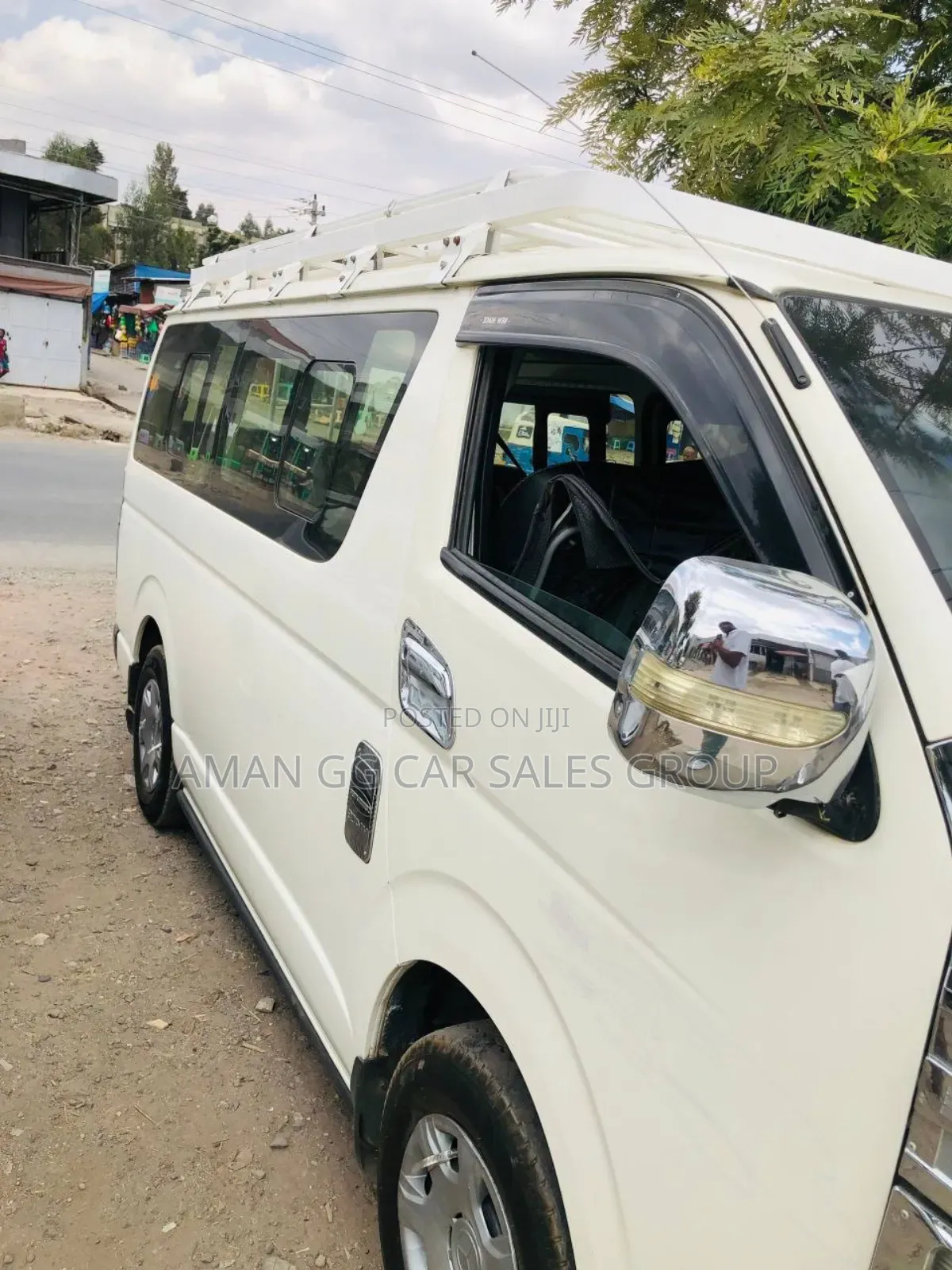 Toyota HiAce 2015 White