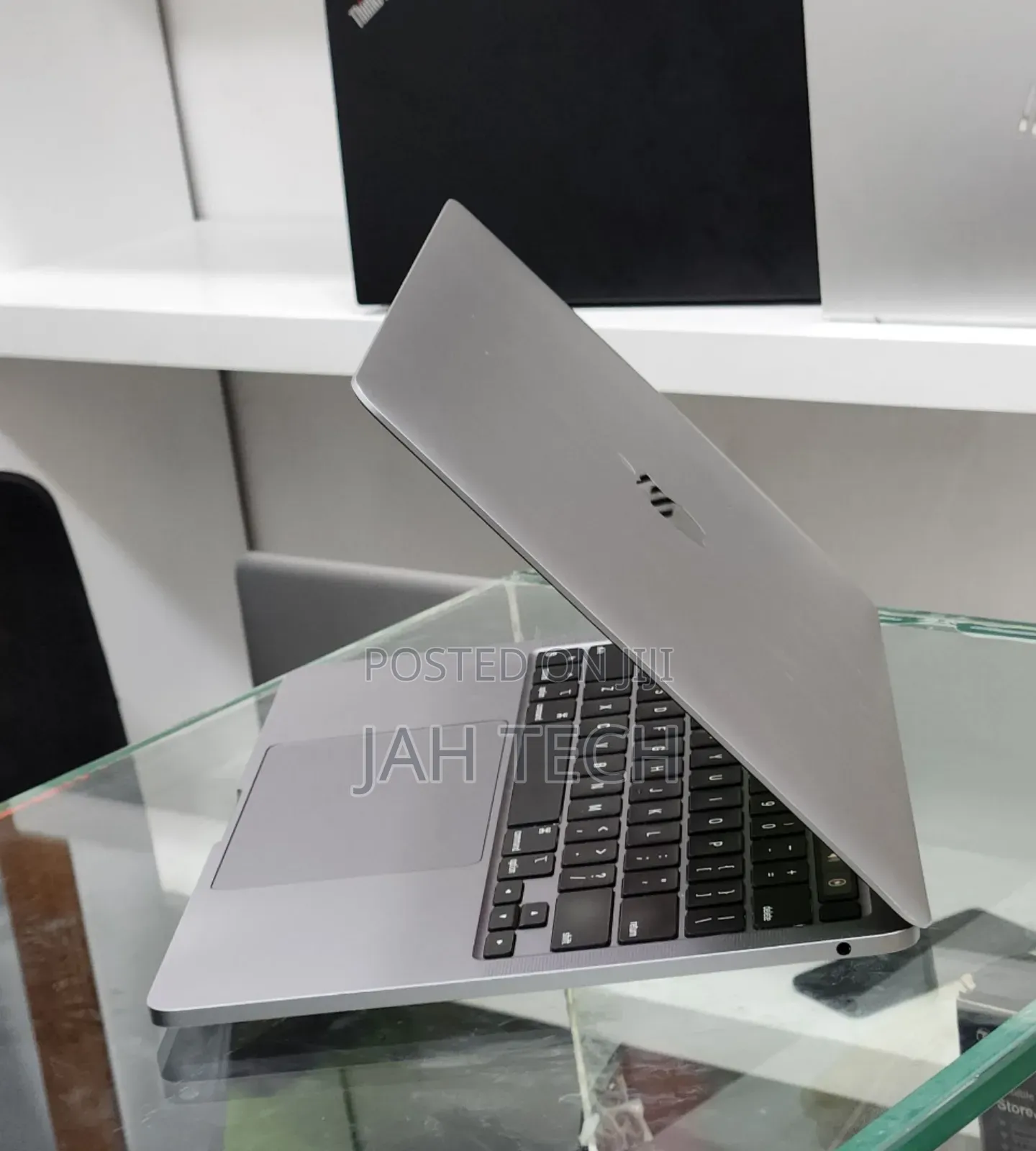 New Laptop Apple MacBook Pro M1 16GB Apple M1 Pro SSD 256GB