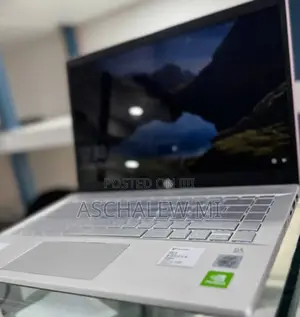 New Laptop HP Pavilion 15 8GB Intel Core i7 SSD 512GB