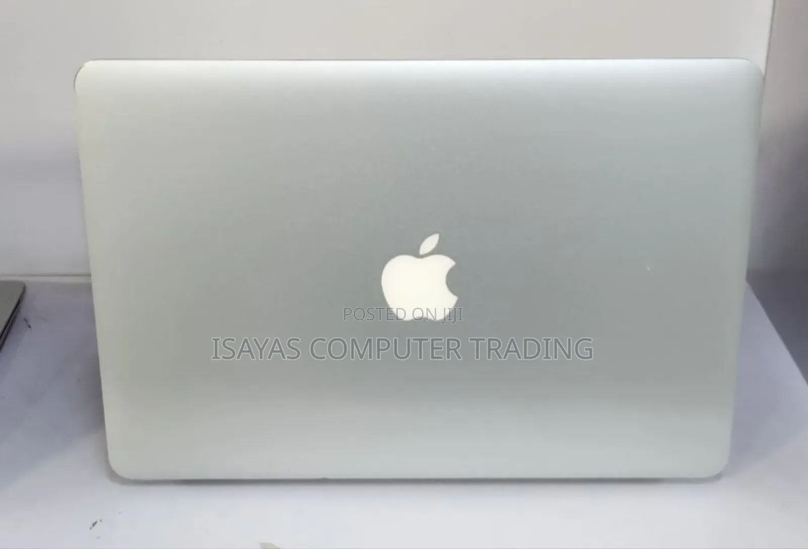 New Laptop Apple MacBook Air 2017 8GB Intel Core i5 SSD 256GB