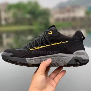 Cat 100% Water Proof Black Color Master Quality Shoes for Man's