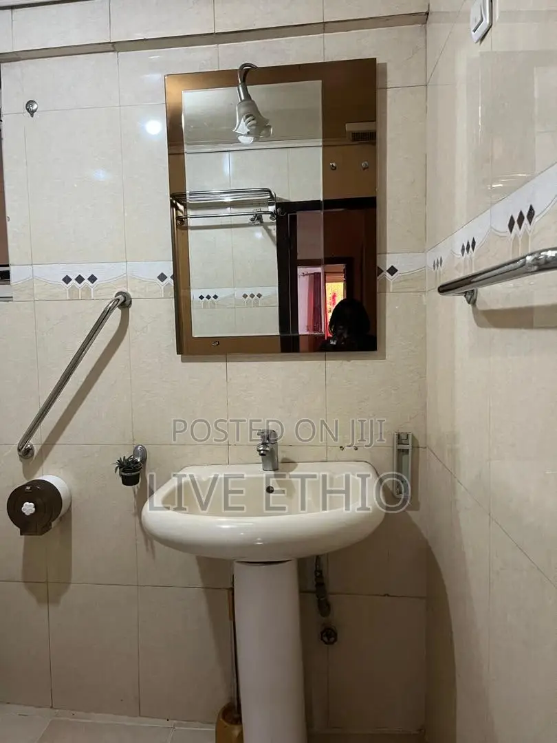 5bdrm House in Bole for rent