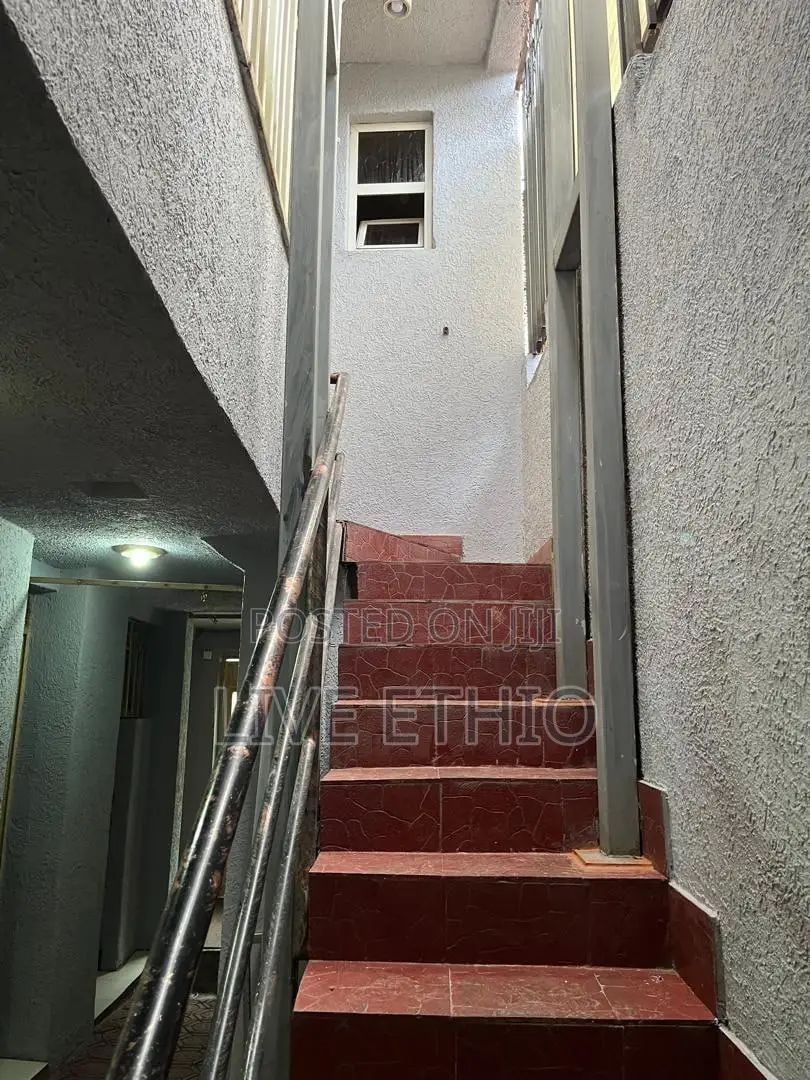 5bdrm House in Bole for rent