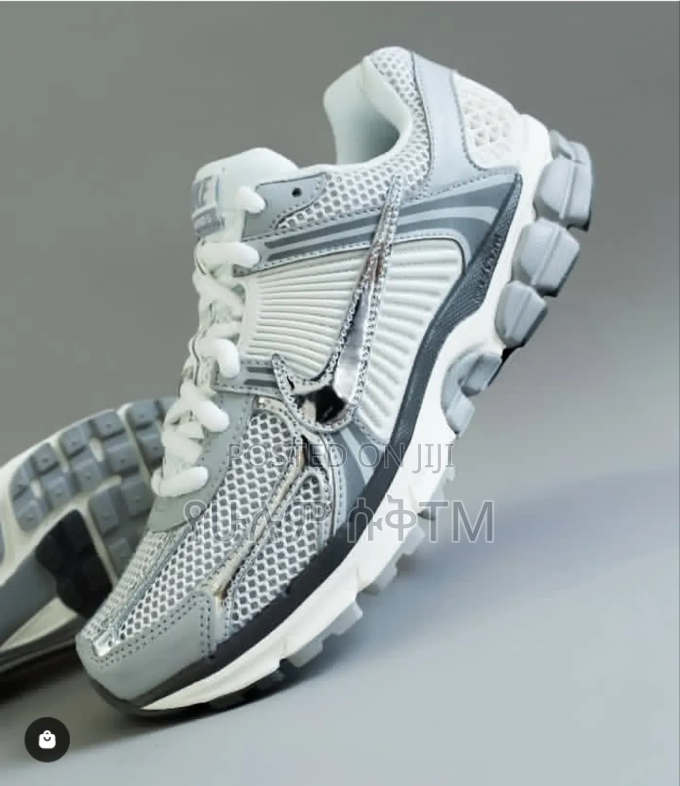 Nike Vomero 5 'Photon Dust/Metallic Silver' WMNS Shoes