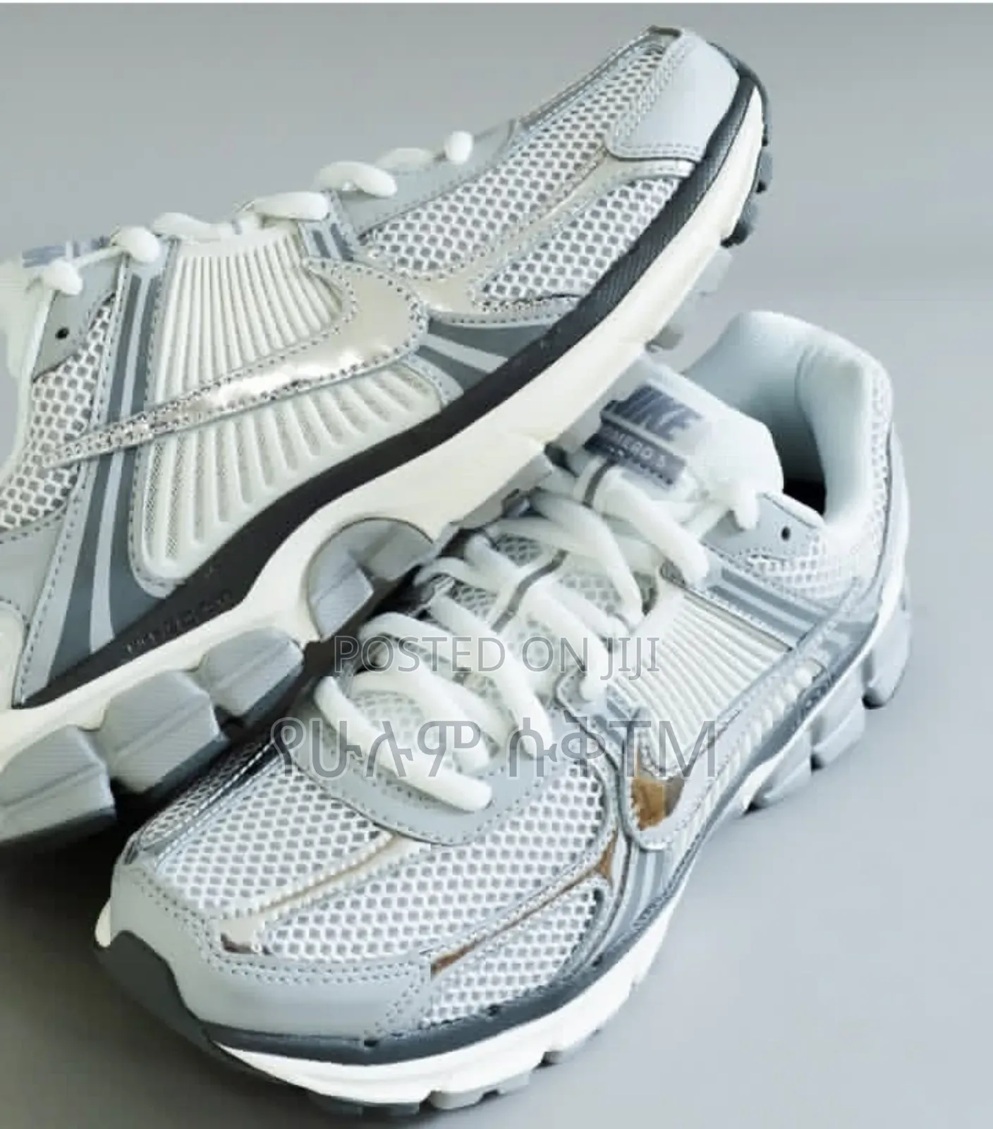 Nike Vomero 5 'Photon Dust/Metallic Silver' WMNS Shoes