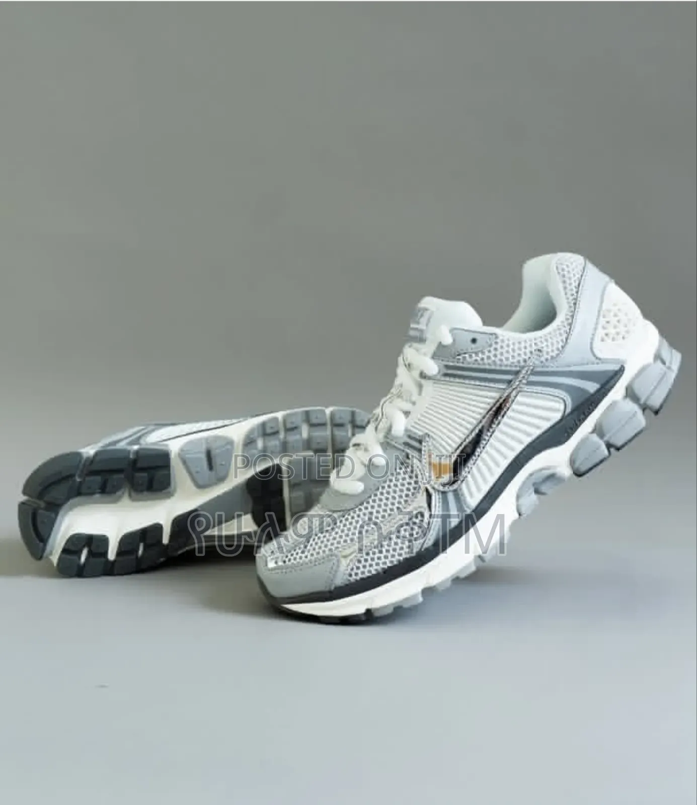 Nike Vomero 5 'Photon Dust/Metallic Silver' WMNS Shoes