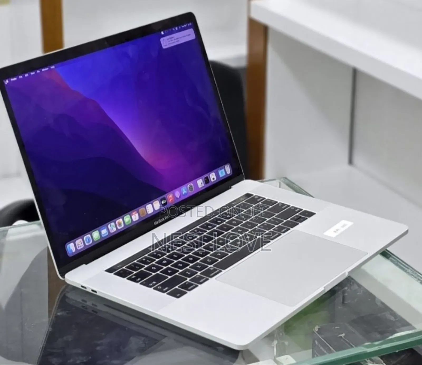 New Laptop Apple MacBook Pro 2016 16GB Intel Core i7 SSD 256GB