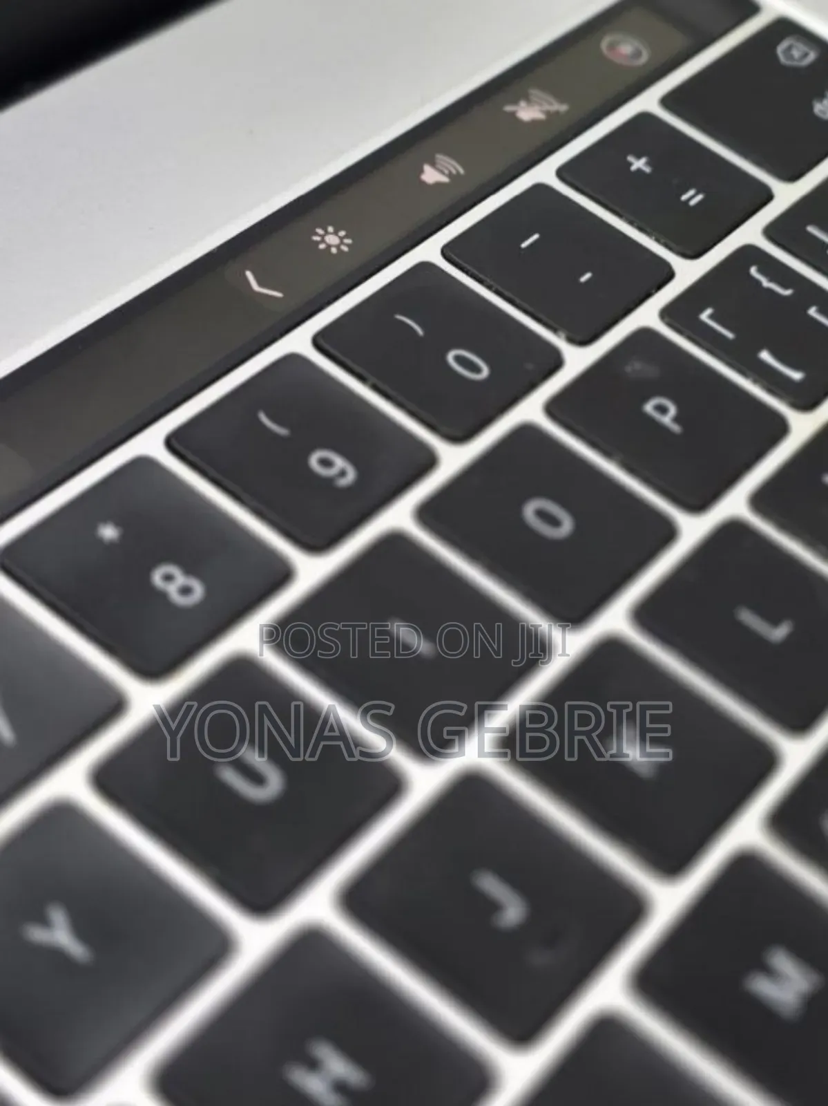 New Laptop Apple MacBook 16GB Intel Core i7 SSD 256GB