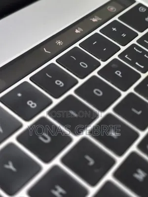 New Laptop Apple MacBook 16GB Intel Core i7 SSD 256GB