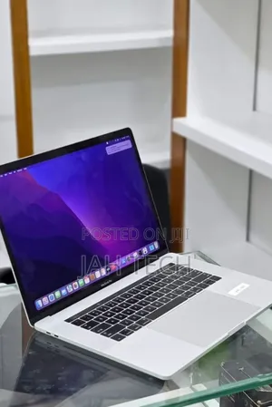 New Laptop Apple MacBook Pro 2016 16GB Intel Core i7 SSD 256GB