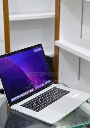 New Laptop Apple MacBook Pro 2016 16GB Intel Core i7 SSD 256GB