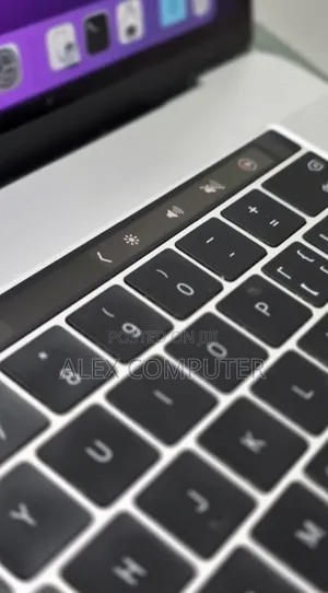 New Laptop Apple MacBook Pro 2016 16GB Intel Core i7 SSD 256GB