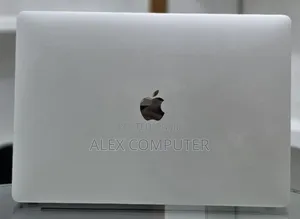 New Laptop Apple MacBook Pro 2016 16GB Intel Core i7 SSD 256GB