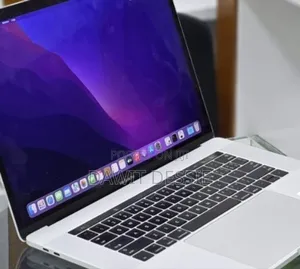 New Laptop Apple MacBook Pro 2016 16GB Intel Core i7 SSD 256GB