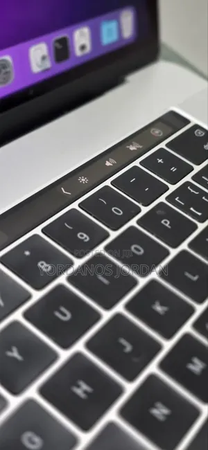 New Laptop Apple MacBook Pro 2016 16GB Intel Core i7 SSD 256GB