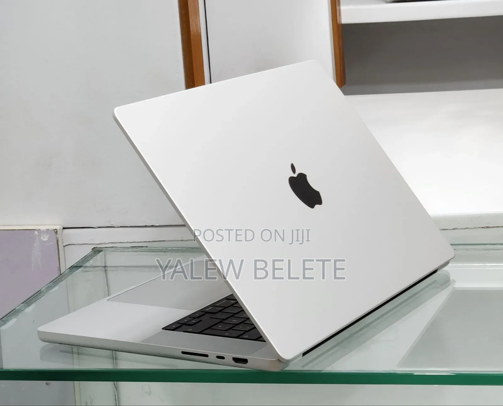 New Laptop Apple MacBook Pro 2021 M1 16GB Apple M1 Pro SSD 512GB
