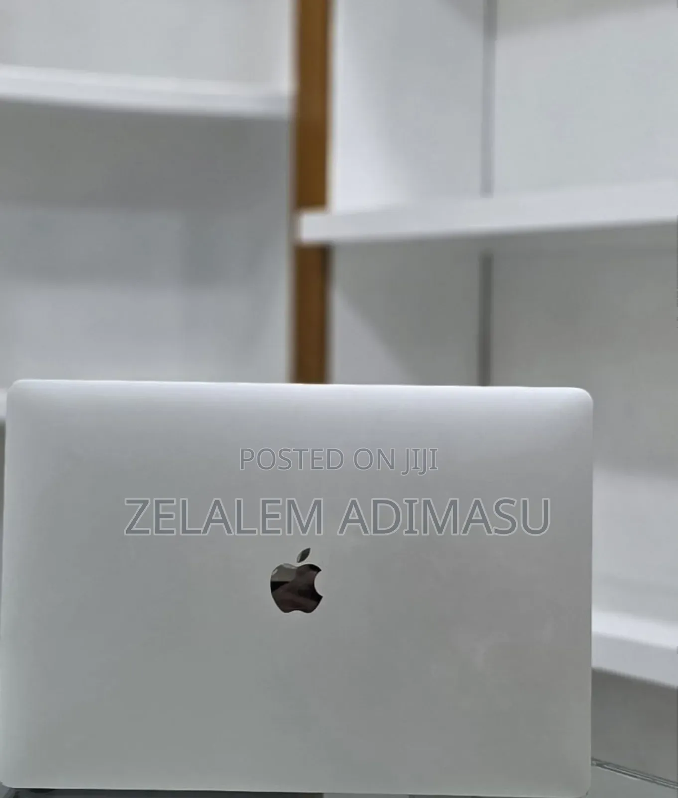 New Laptop Apple MacBook Pro 2016 16GB Intel Core i7 SSD 256GB