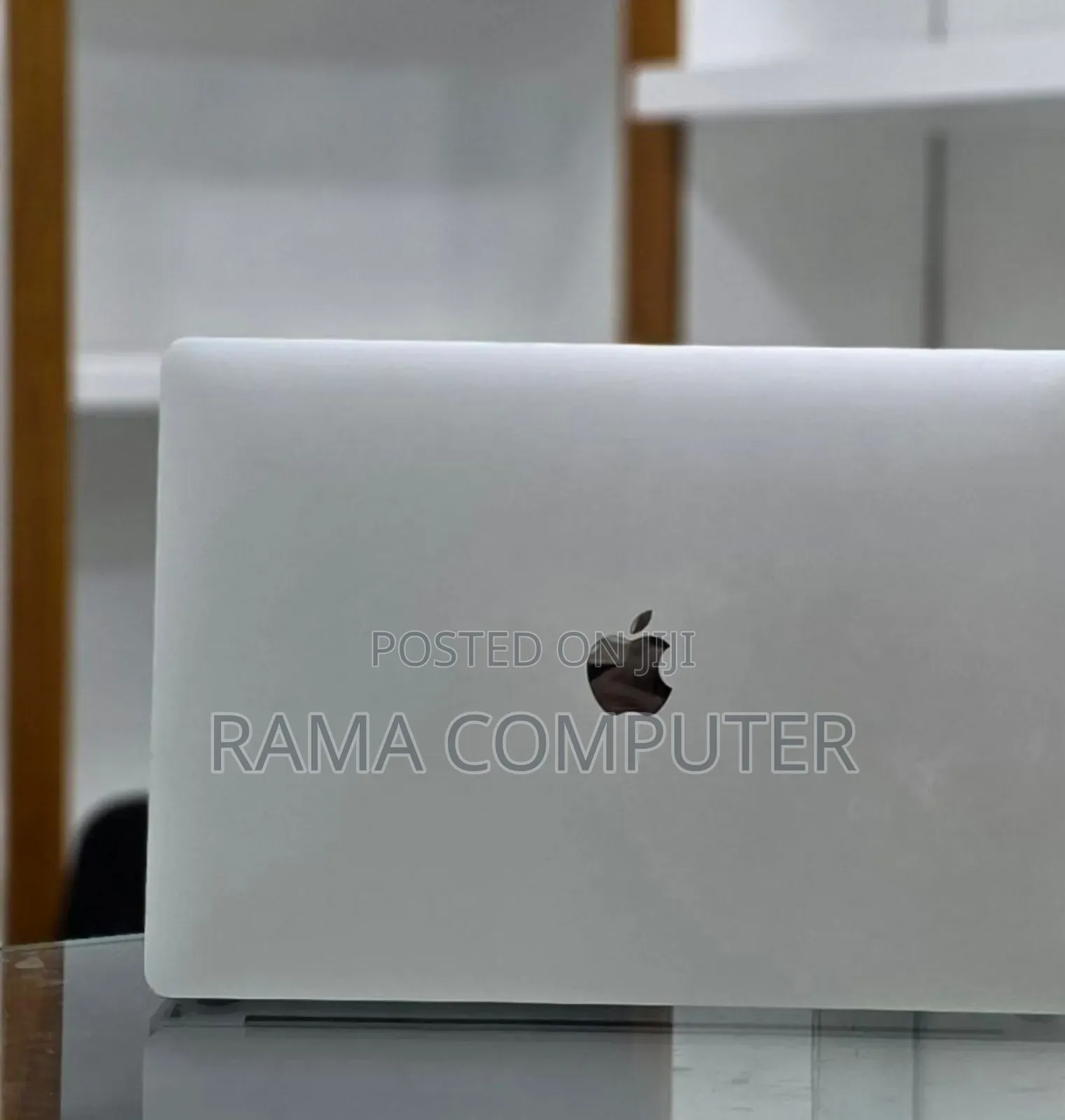 New Laptop Apple MacBook Pro 2015 16GB Intel Core i7 SSD 256GB