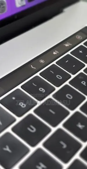 New Laptop Apple MacBook Pro 2016 16GB Intel Core i7 SSD 256GB