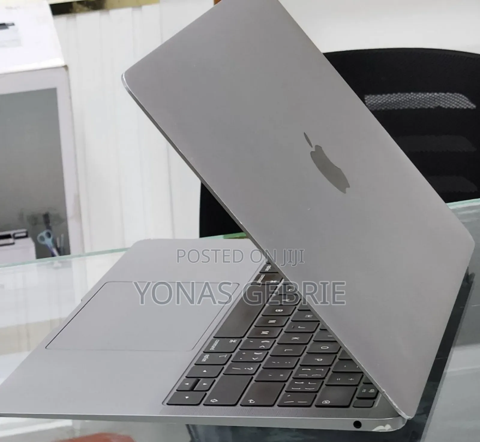 New Laptop Apple MacBook 8GB Intel Core i5 SSD 256GB