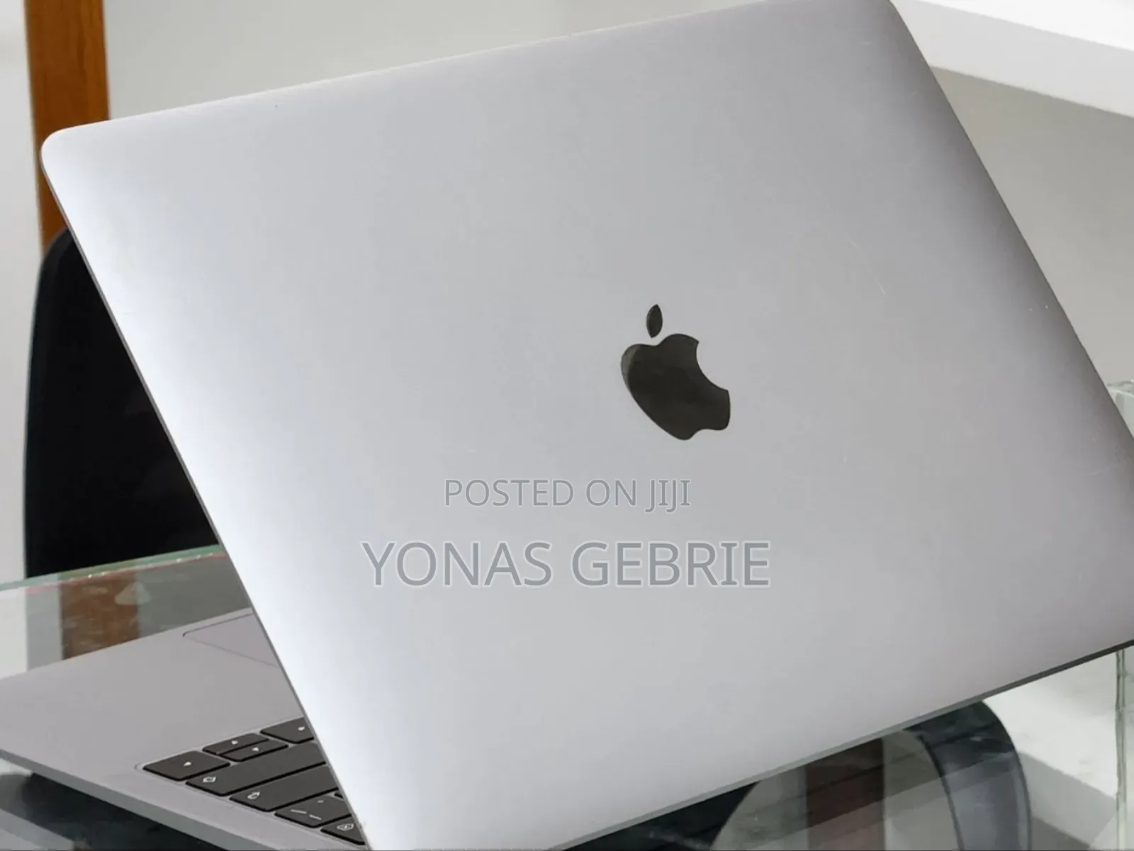 New Laptop Apple MacBook 8GB Intel Core i5 SSD 256GB