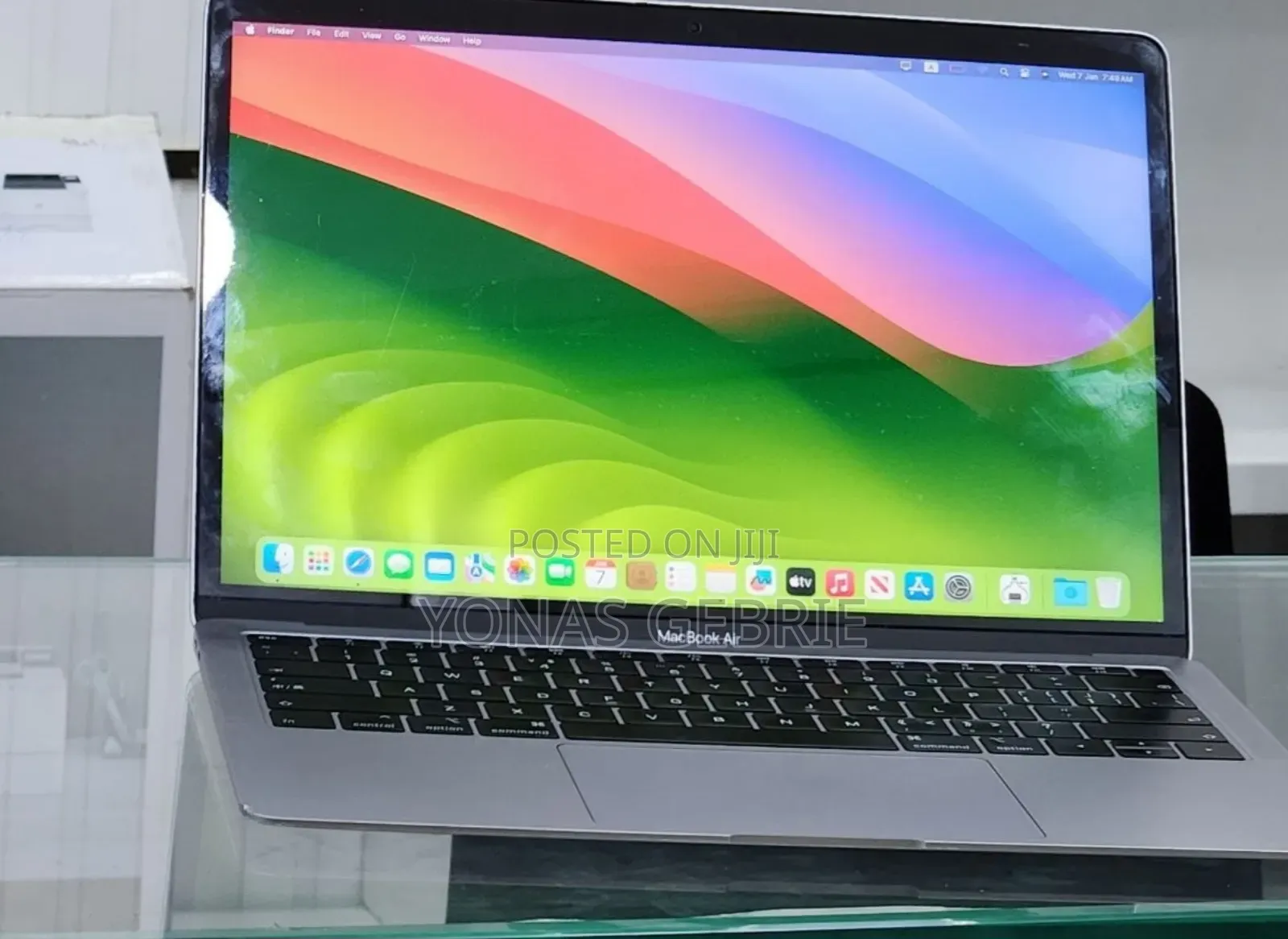 New Laptop Apple MacBook 8GB Intel Core i5 SSD 256GB
