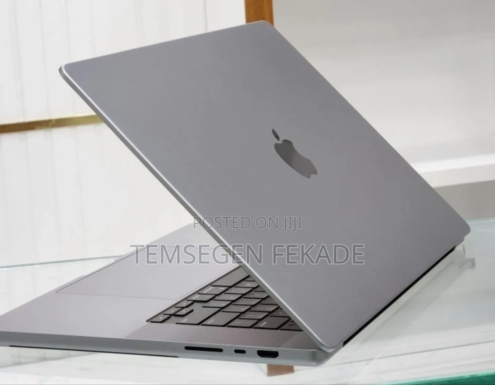New Laptop Apple MacBook Pro 2021 M1 32GB Apple M1 Pro SSD 512GB
