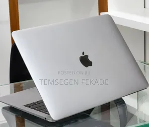 New Laptop Apple MacBook Air 2019 8GB Intel Core i5 SSD 256GB