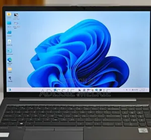 New Laptop HP ZBook Firefly 15 G7 16GB Intel Core i7 SSD 512GB
