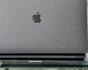 New Laptop Apple MacBook Pro 2017 16GB Intel Core i7 SSD 512GB