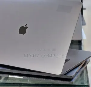 New Laptop Apple MacBook Pro 2017 16GB Intel Core i7 SSD 512GB