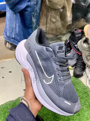 Brand New Nike Zoom Structure 20