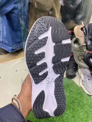 Brand New Nike Zoom Structure 20