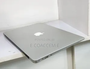 New Laptop Apple MacBook 2017 8GB Intel Core i5 SSD 256GB
