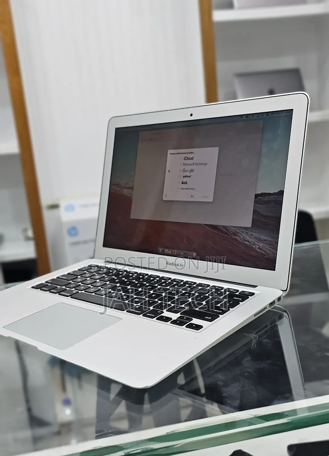New Laptop Apple MacBook Air 2015 8GB Intel Core i5 SSD 128GB