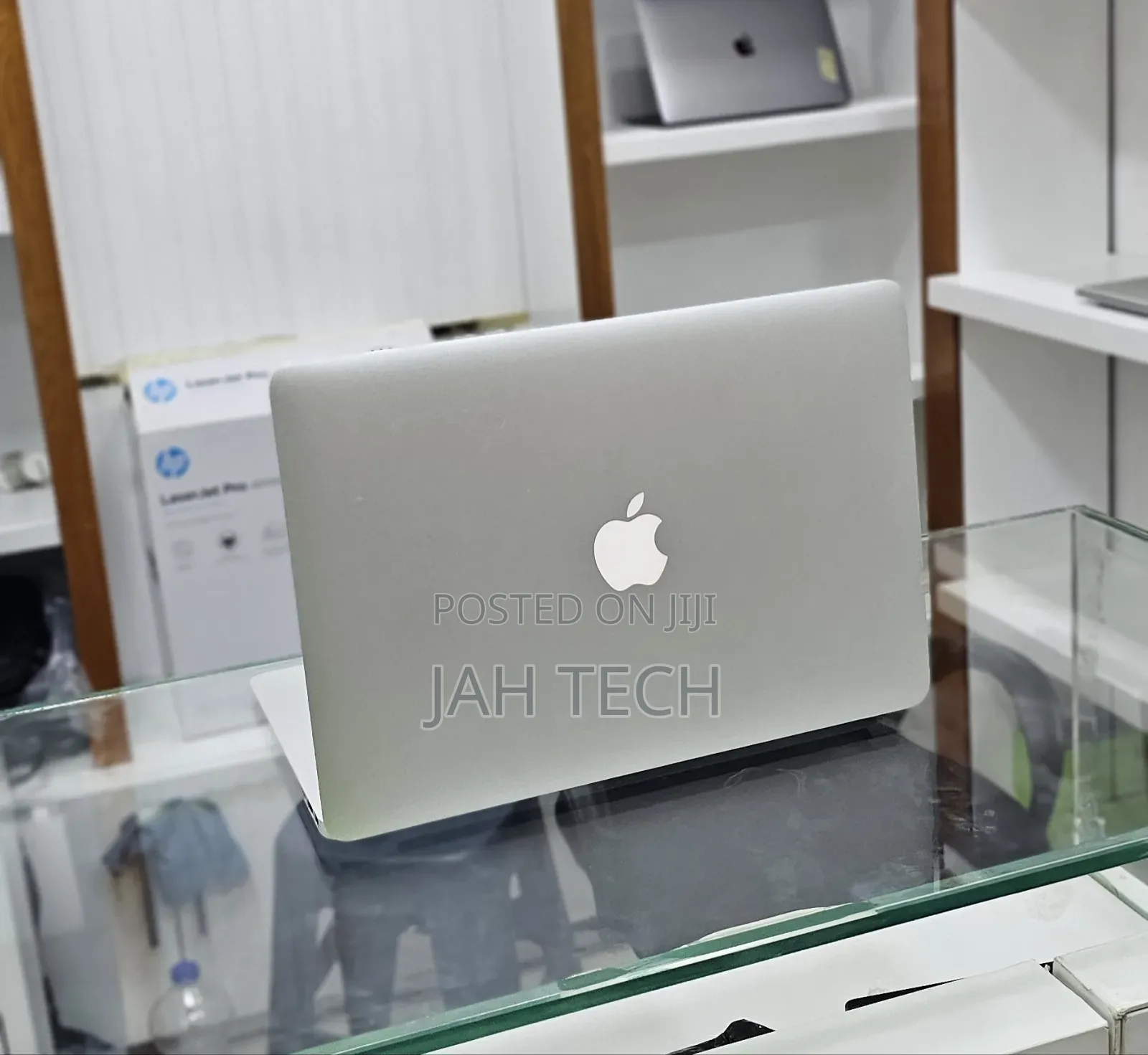 New Laptop Apple MacBook Air 2015 8GB Intel Core i5 SSD 128GB