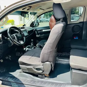 Toyota Hilux 2020 Gray