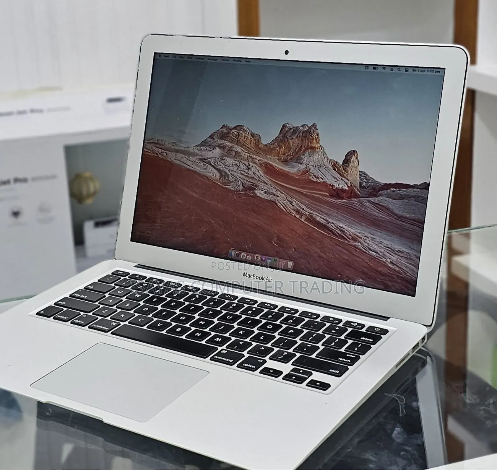 New Laptop Apple MacBook Air 2015 8GB Intel Core i5 SSD 128GB