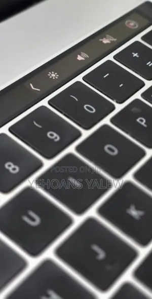 New Laptop Apple MacBook Pro 2016 16GB Intel Core i7 SSD 256GB