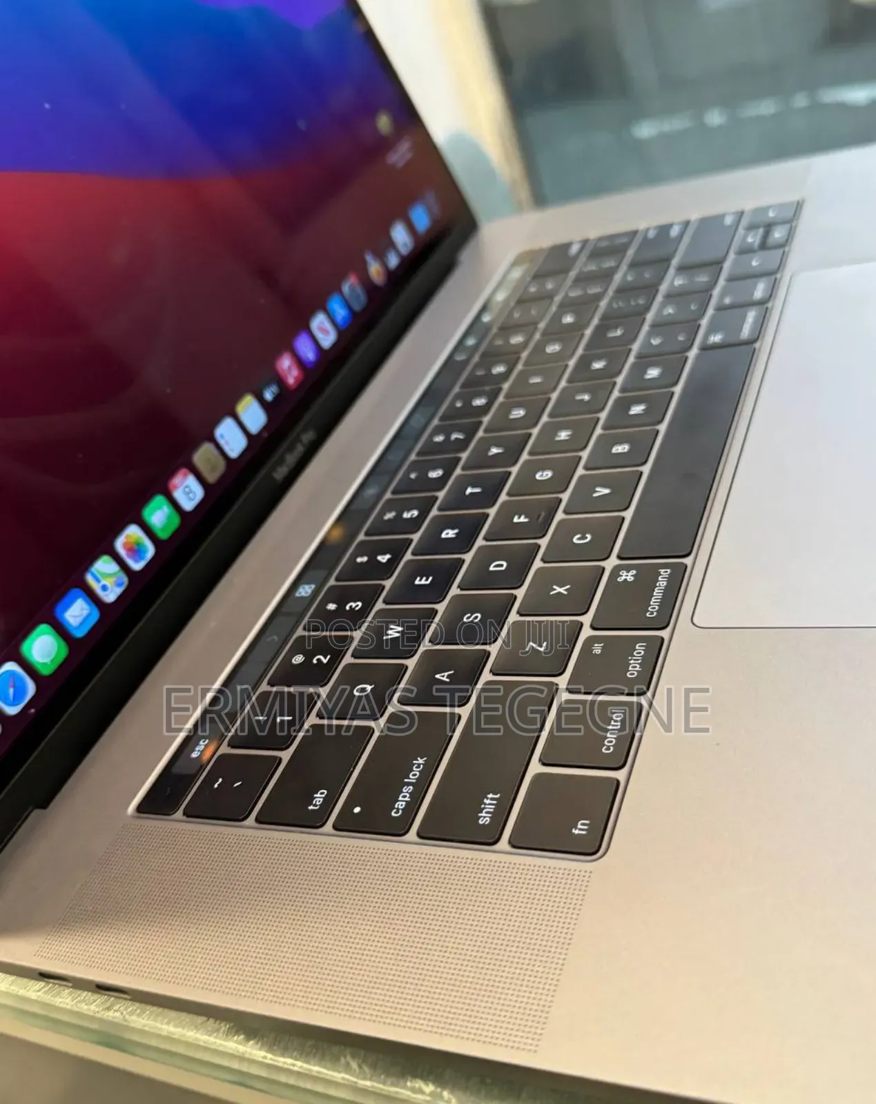 New Laptop Apple MacBook Pro M1 16GB Intel Core i7 SSD 512GB