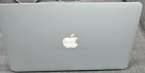 New Laptop Apple MacBook Pro 2015 8GB Intel Core i7 SSD 256GB