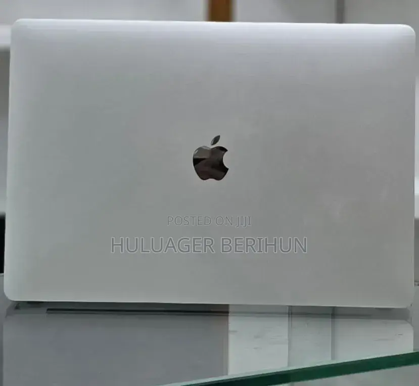 New Laptop Apple MacBook Pro 2016 16GB Intel Core i7 SSD 256GB