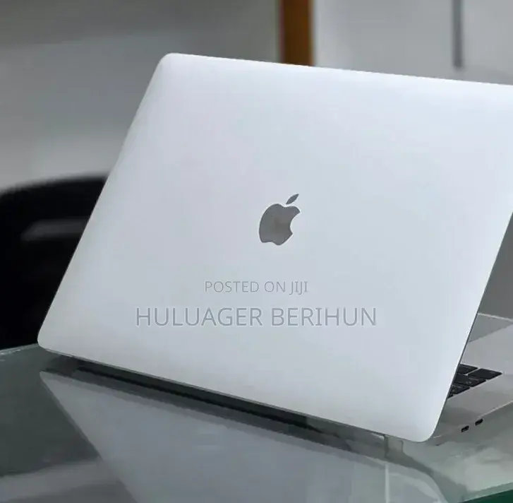 New Laptop Apple MacBook Pro 2016 16GB Intel Core i7 SSD 256GB